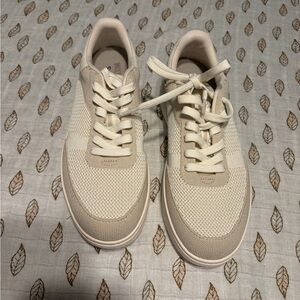 Rothy's Sand Dune The Court Sneaker Box — Neutral Tan Label